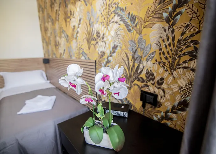 Dell'urbe Otel